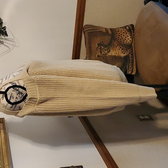 COLD SHOULDER SWEATER NWOT - Picture 2 of 8